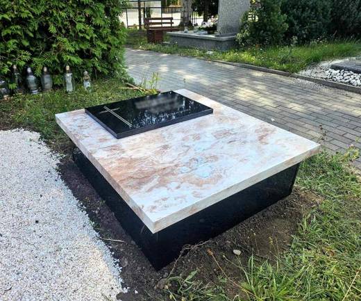Nagrobek kompozytowy urnowy