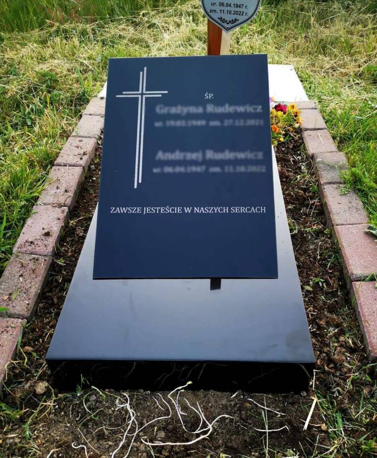Nagrobek kompozytowy skośny — zdjęcie 2