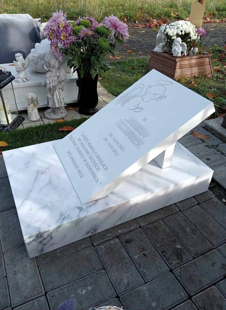 Nagrobek kompozytowy skośny — zdjęcie 3