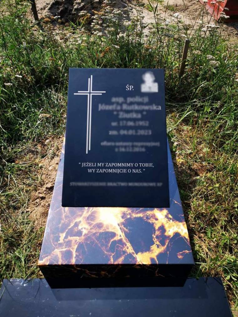 Nagrobek kompozytowy skośny — zdjęcie 4