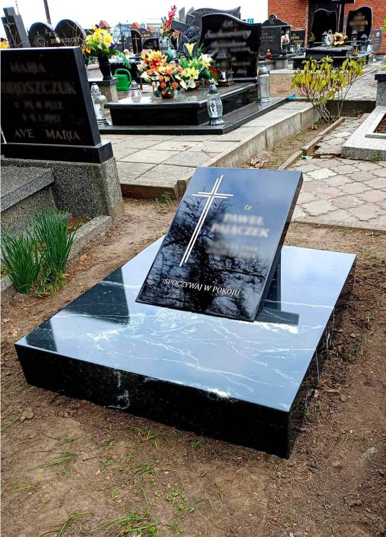 Nagrobek kompozytowy skośny — zdjęcie 7