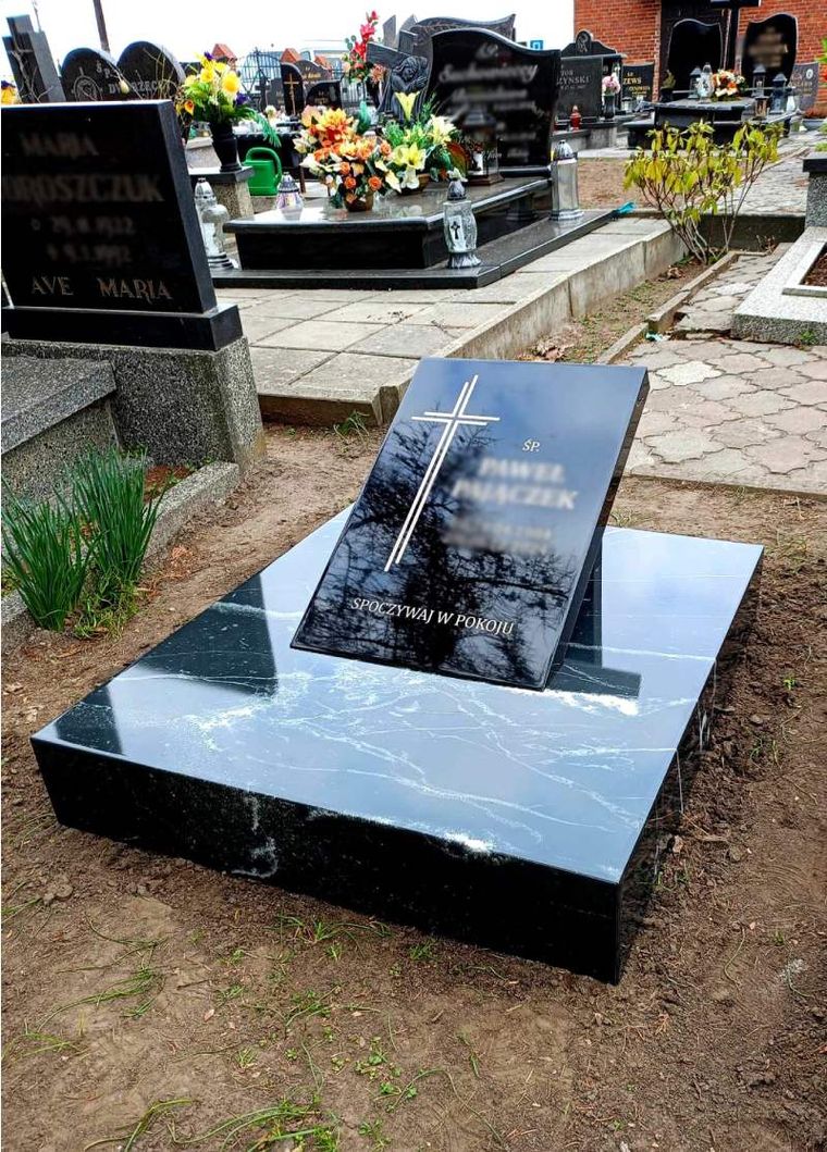 Nagrobek kompozytowy skośne — zdjęcie 7